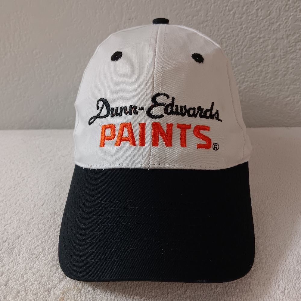 D-E Black and White Party Cap